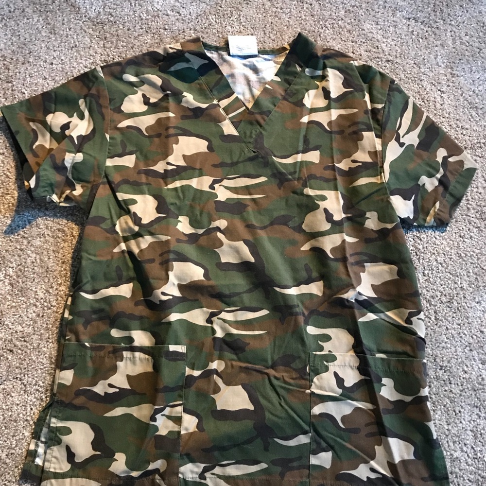 Scrub top bundle - Picture 2 of 7